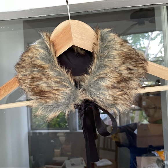 Accessories - Faux fur collar